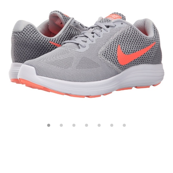 le scarpe nike poshmark rivoluzione 3. le scarpe nike poshmark rivoluzione 3.